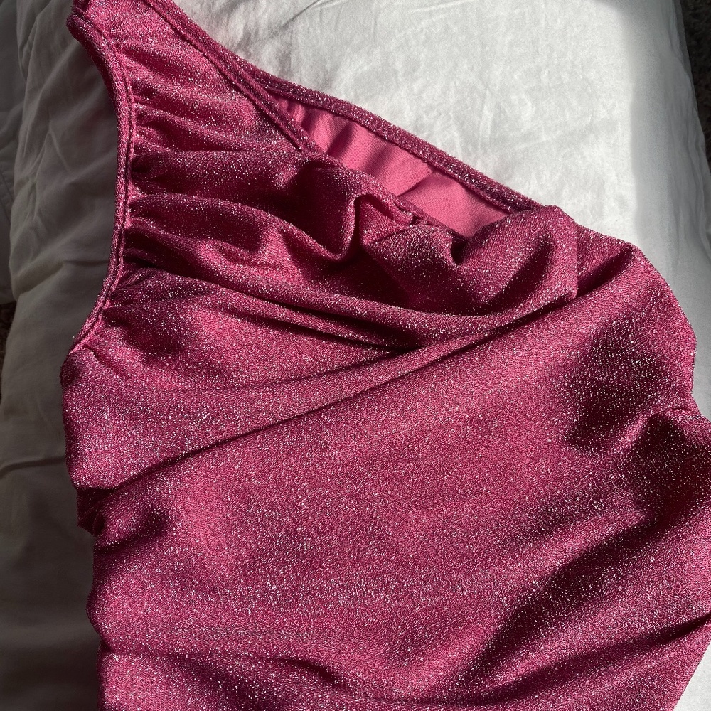 One shoulder glitter top xs